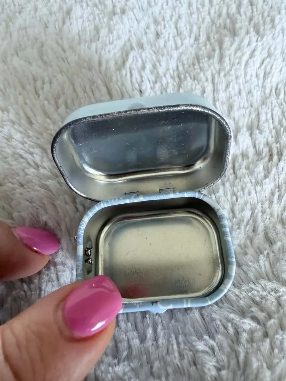Vintage Care Bears Love-A-Lot Bear Metal Mini Keychain Trinket Tin